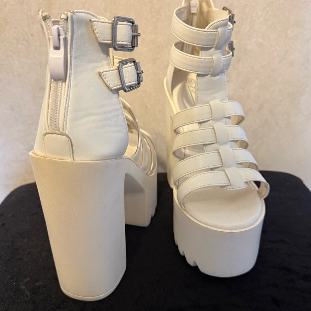 Source Unknown Cream Platform Sandals - image 2